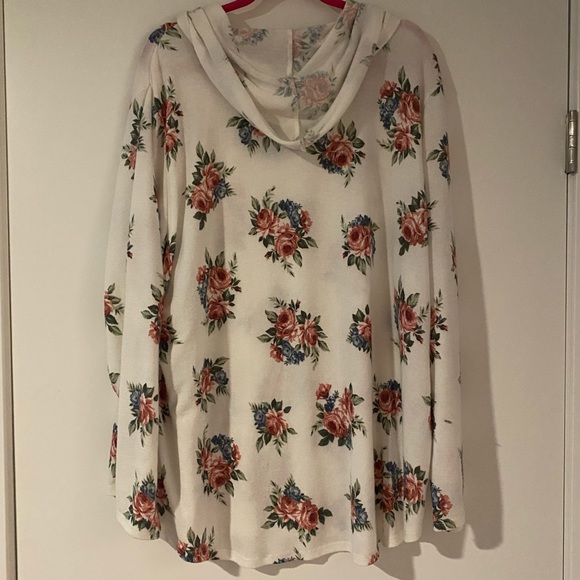 Rue21 Light Weight Hooded Top - Picture 3 of 3